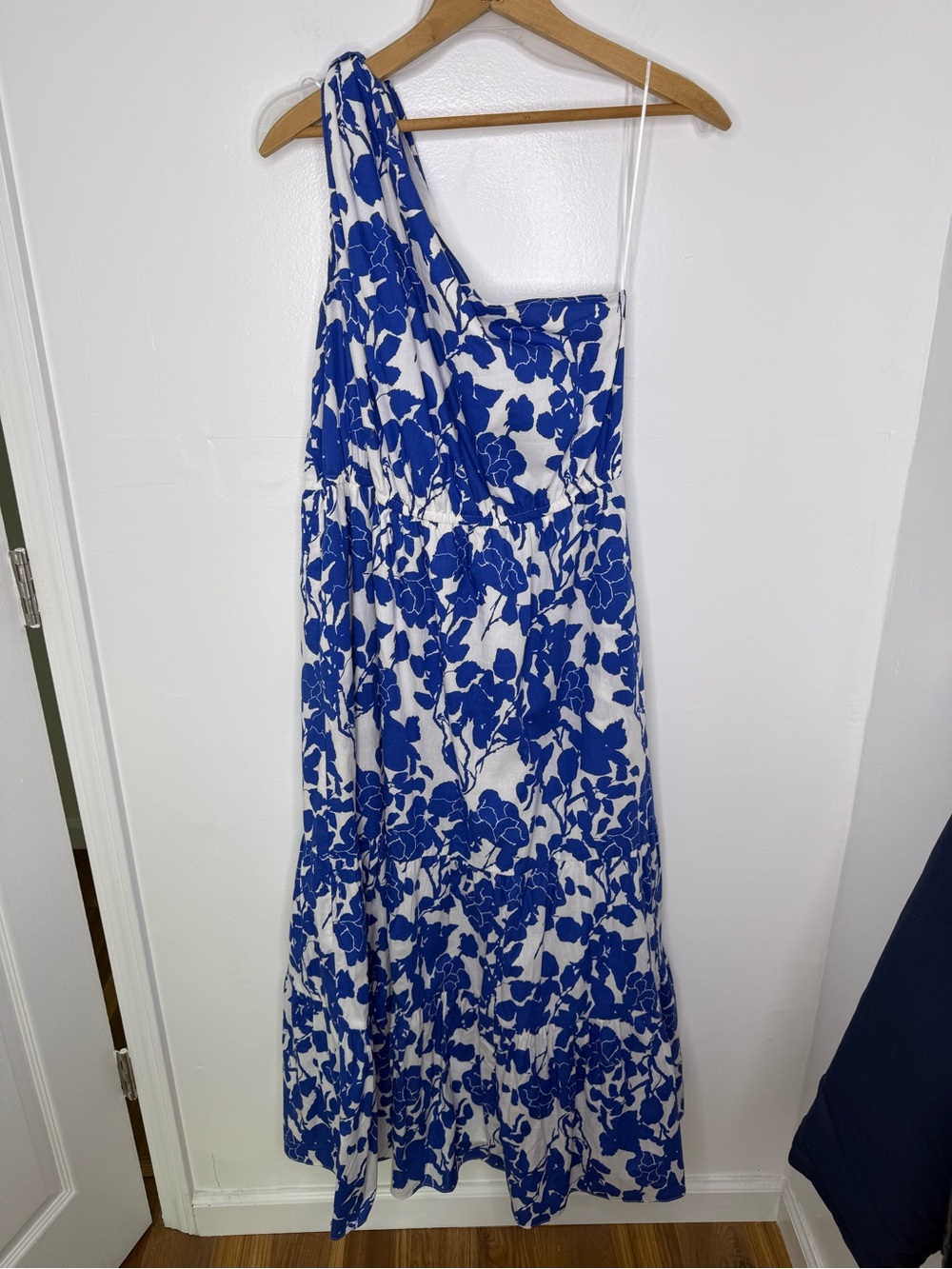 HYACINTH HOUSE Tuckernuck One Shoulder Sybil Maxi Dress - Picture 2 of 6